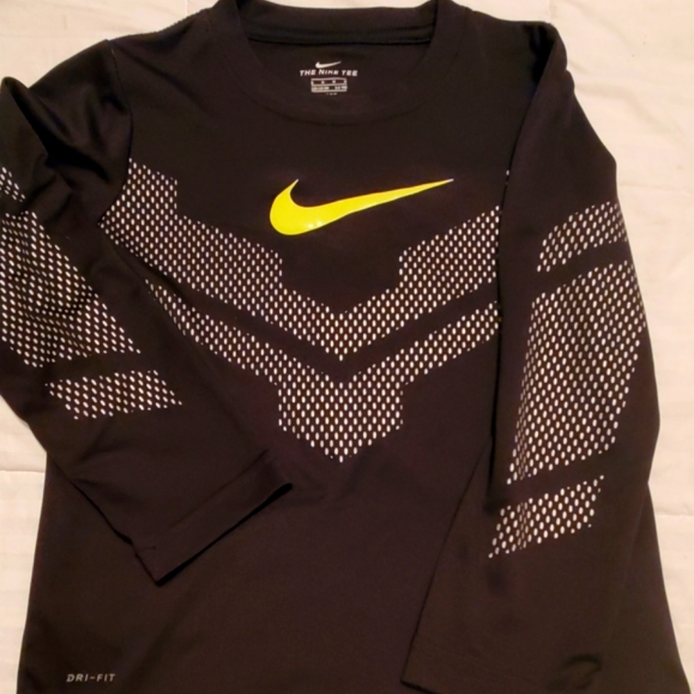 Nike long sleeve shirt